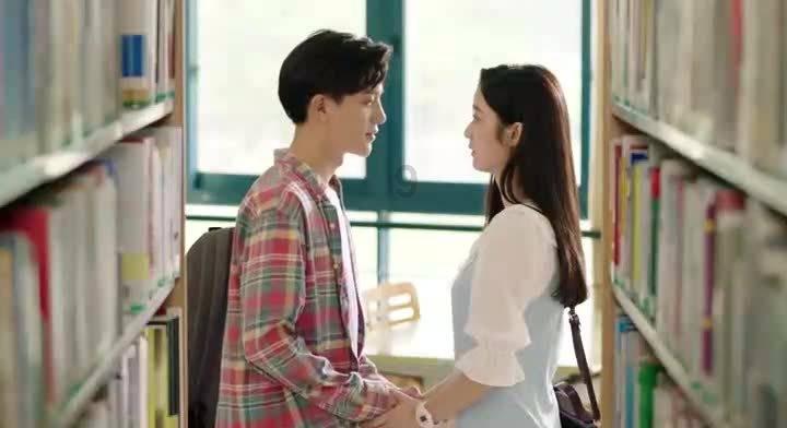 杨幂会后悔跟刘恺威离婚吗？如今离婚带娃的她在婚姻市场条件如何？游戏画面