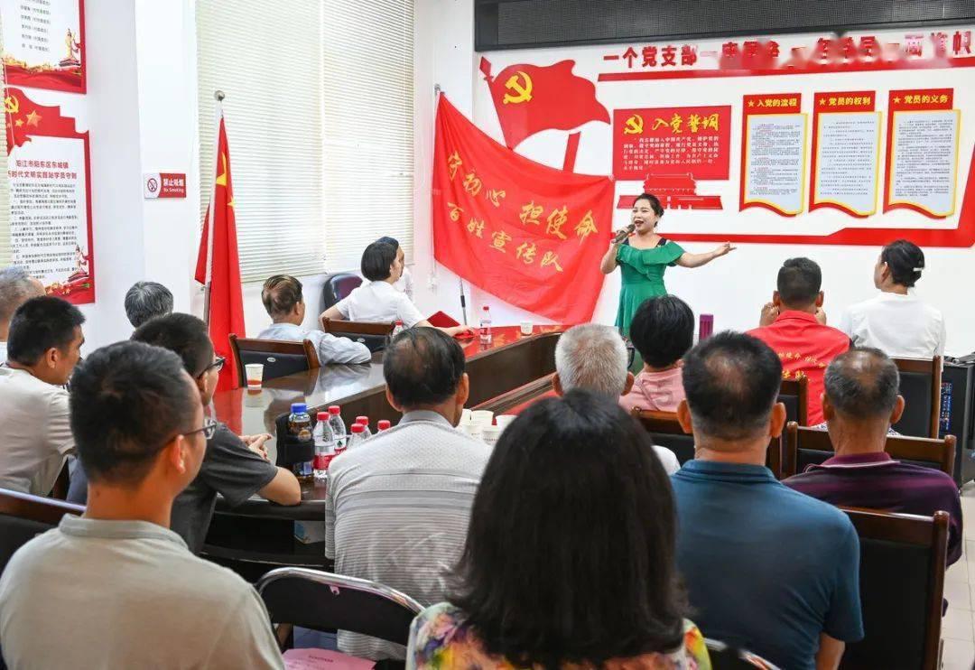 ”见行见效 津彩绽放”活动参赛作品：我为大姨测血氧