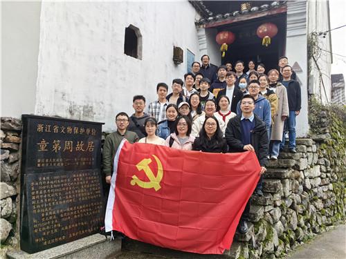 现在 玩游戏 性价比最高的 CPU和 显卡 是 什么 牌子的 ？游戏画面